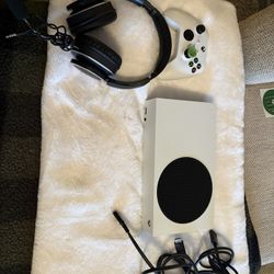 Xbox Series S + Controller+Headset