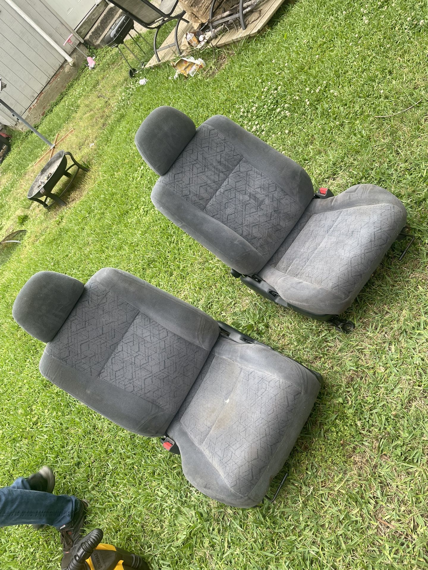 Ek Seat On Eg Rails
