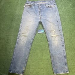 Levi light wash faded blue jeans