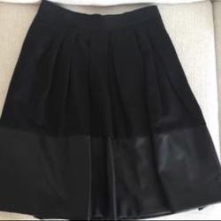New with Tag Banana Republic Black Skirt (size 4)