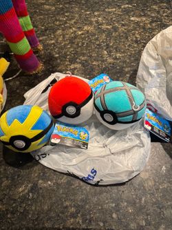 Pokemon poke ball plush