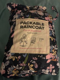 Vera Bradley size small women’s foldable raincoat like new