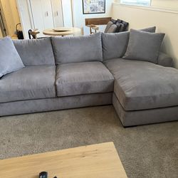 Like New Very Comfy Sectional!!
