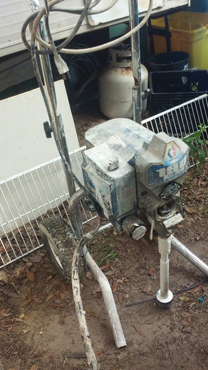 Airless paint sprayer