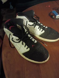 Jordan air s black / red size 10.5