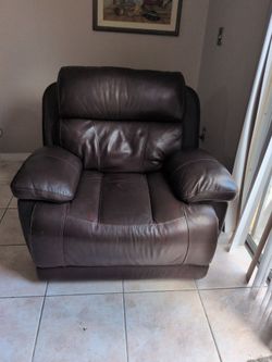 Reclinable eléctrico color marrón bien estado