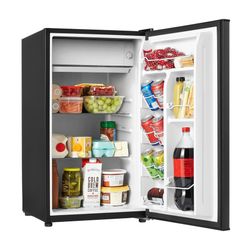 Galanz 3.3 Cu ft One Door Mini Fridge, Black Estar, New