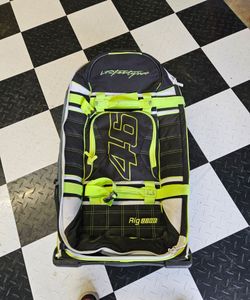 OGIO RIG SLED 9800 VERY LIMITED EDITION ONLY GIVEN TO MOTO RACERS ITS THE VR 46 AND IN NEW CONDITION VERY RARE
