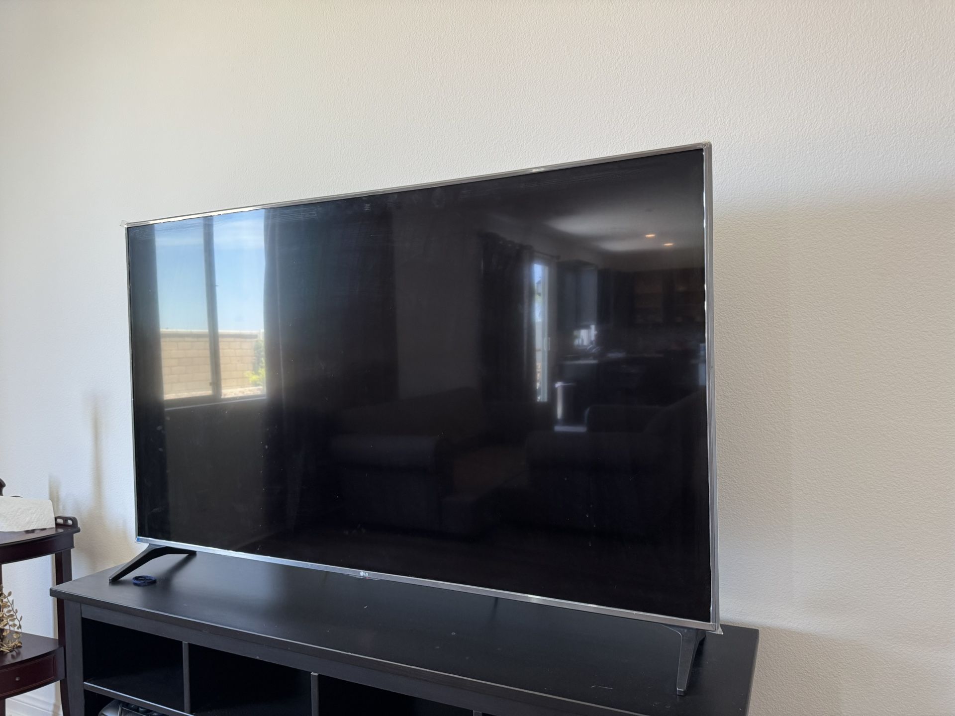 LG 65” 4K SMART TV