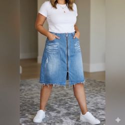 Lane Bryant Denim skirt size 24 Zipper & pockets front Casual jeans summer