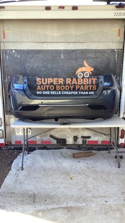 2020 Venza Bumper Rear OEM Original 🐰🐰2022