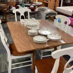 Drop Leaf Table W/ 4 Chairs 