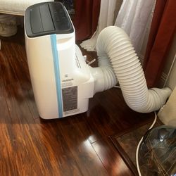 💨 TCL Smart Portable Air Conditioner – $200 each (Almost New) 2 units