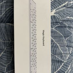 APPLE MAGIC KEYBOARD