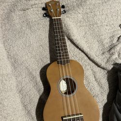 ULU 21” Soprano Ukulele – Great Condition!