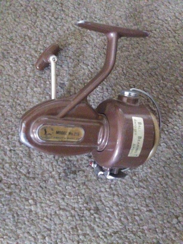 EAGLE CLAW MODEL NO. 325 REEL