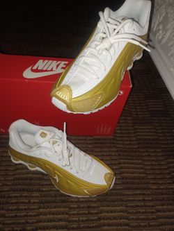 NIKE SHOX GOLD/WHITE