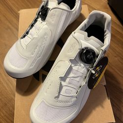 W Race Road V5 Women Road Shoes