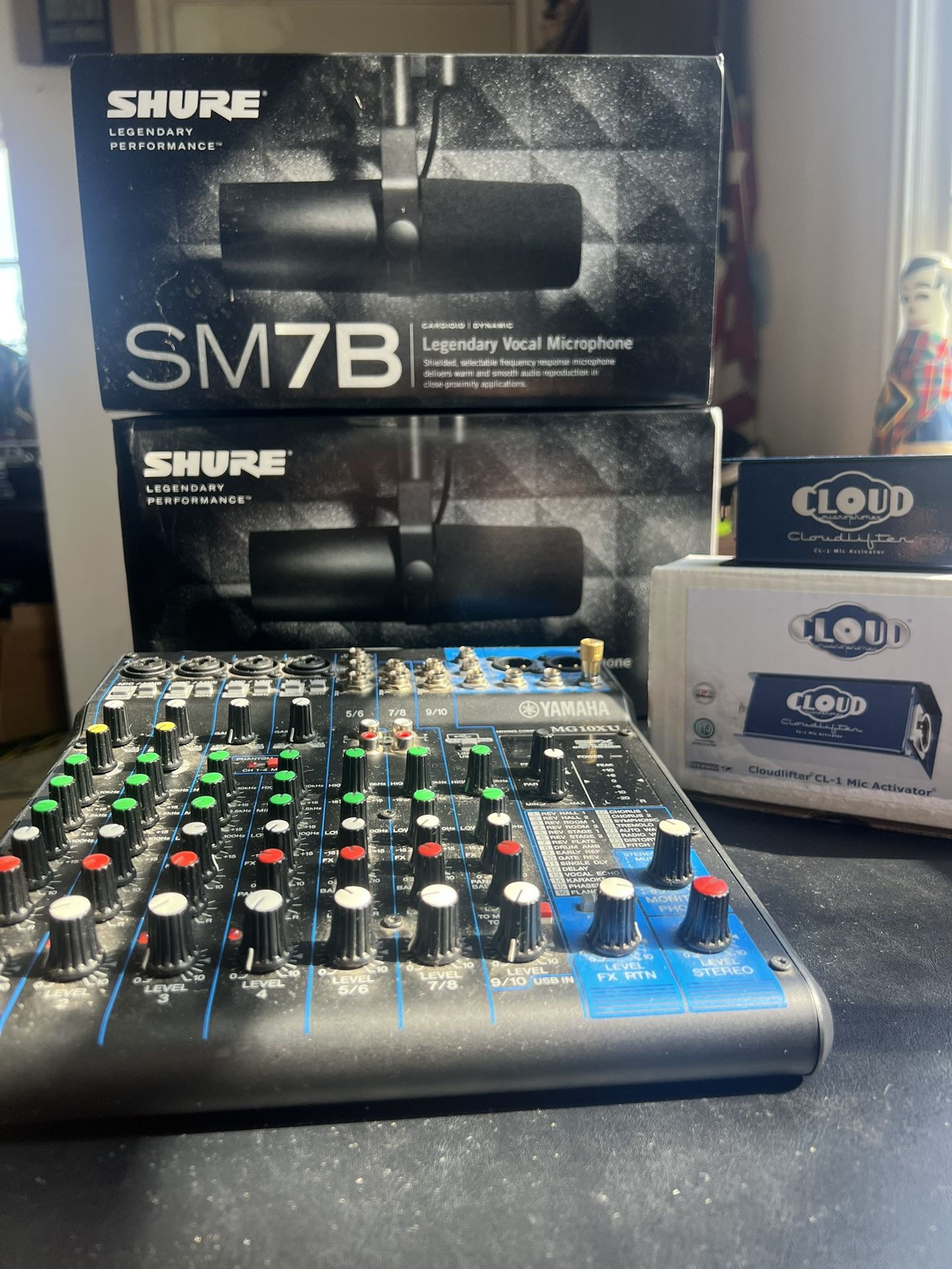 🎙️ Pro Audio Bundle – 2x Shure SM7B, Cloudlifters, Yamaha Mixer + Cables – $1,100