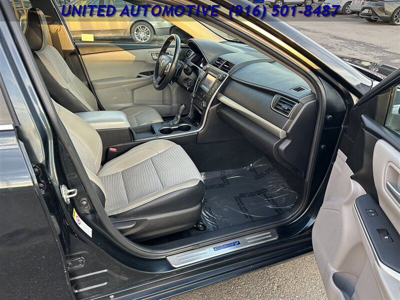 2015 Toyota Camry SE