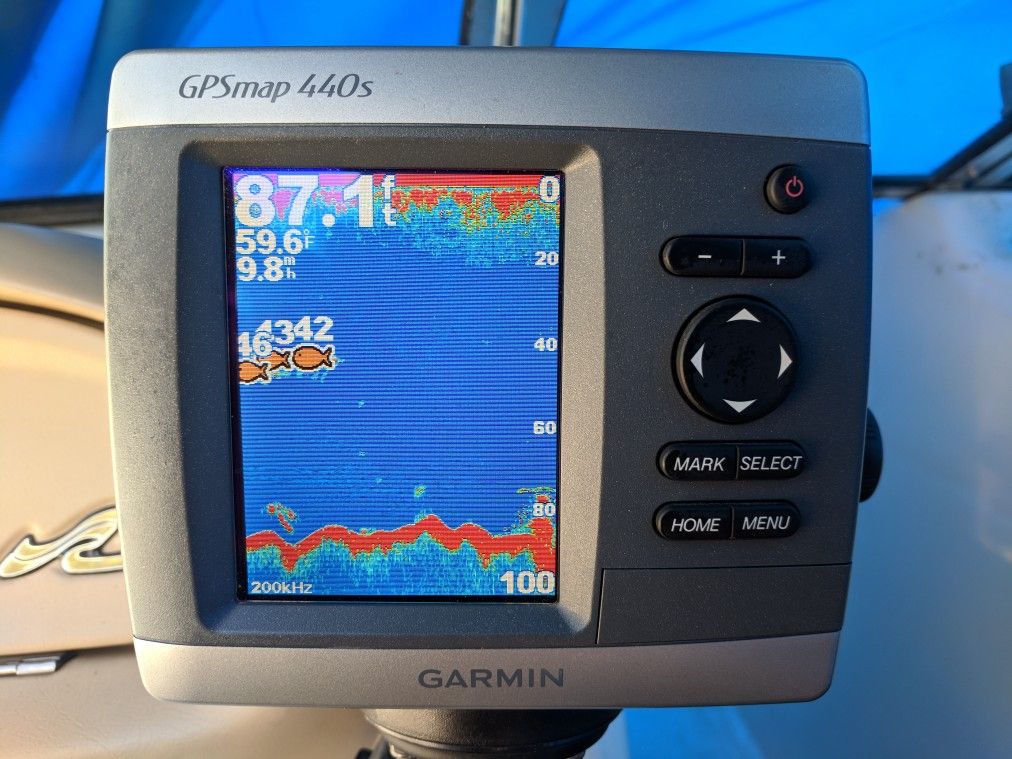 Garmin 440s gps maps sonar fish finder