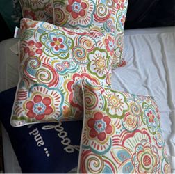 Floral Outdoor Throw Pillows Set of 4