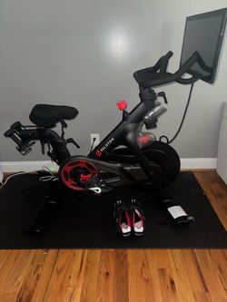 Peloton  Bike Excellent Condition/OBO