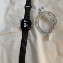 Apple Watch Nike Series 7 GPS Cellular 45mm Midnight
