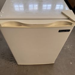 Magic Chef Mini Fridge