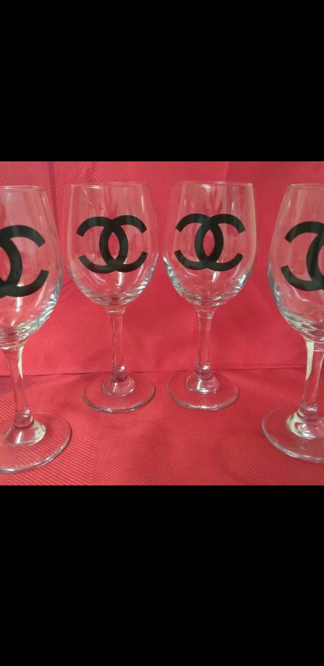 Set of 4 wine glasses