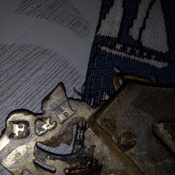 Victoria Metal Frame