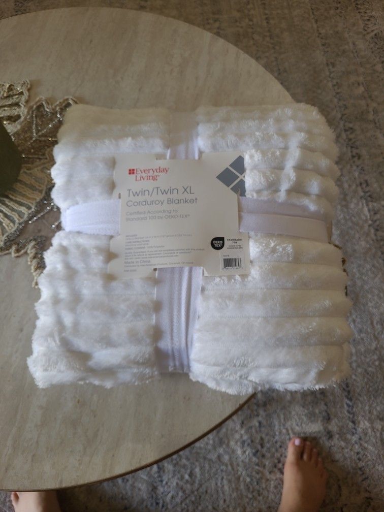 Twin/twin Xl Corduroy Blanket