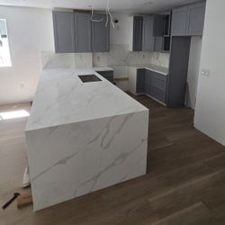 Countertop Installation & Slab Fabrication 
