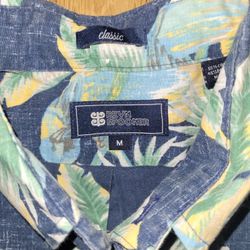 🔥 Reyn Spooner Aloha Hawaiian Shirt Tropical Parrot M

Overall Good Condition

🧵 Premium Reyn Spooner Aloha Hawaiian shirts in classic reverse-print