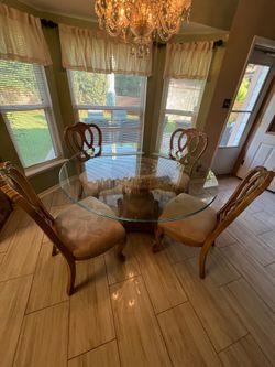 Beautiful Cindy Crawford dining set