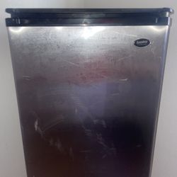 Sanyo Refrigerator 