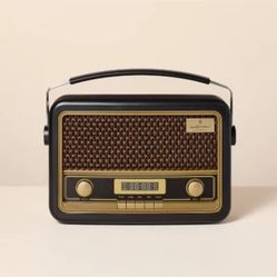 New Magnolia Hearth & Hand Vintage Style  AM FM Bluetooth Radio & Speaker SOLD OUT Everywhere 