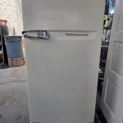 1968 fridge working order.