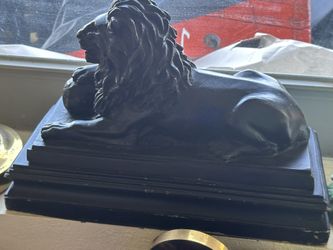 Lion Statue 12” X 5”