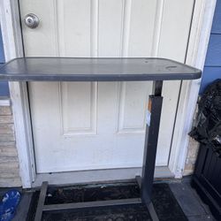 free Hospital bed Over Table with wheels 