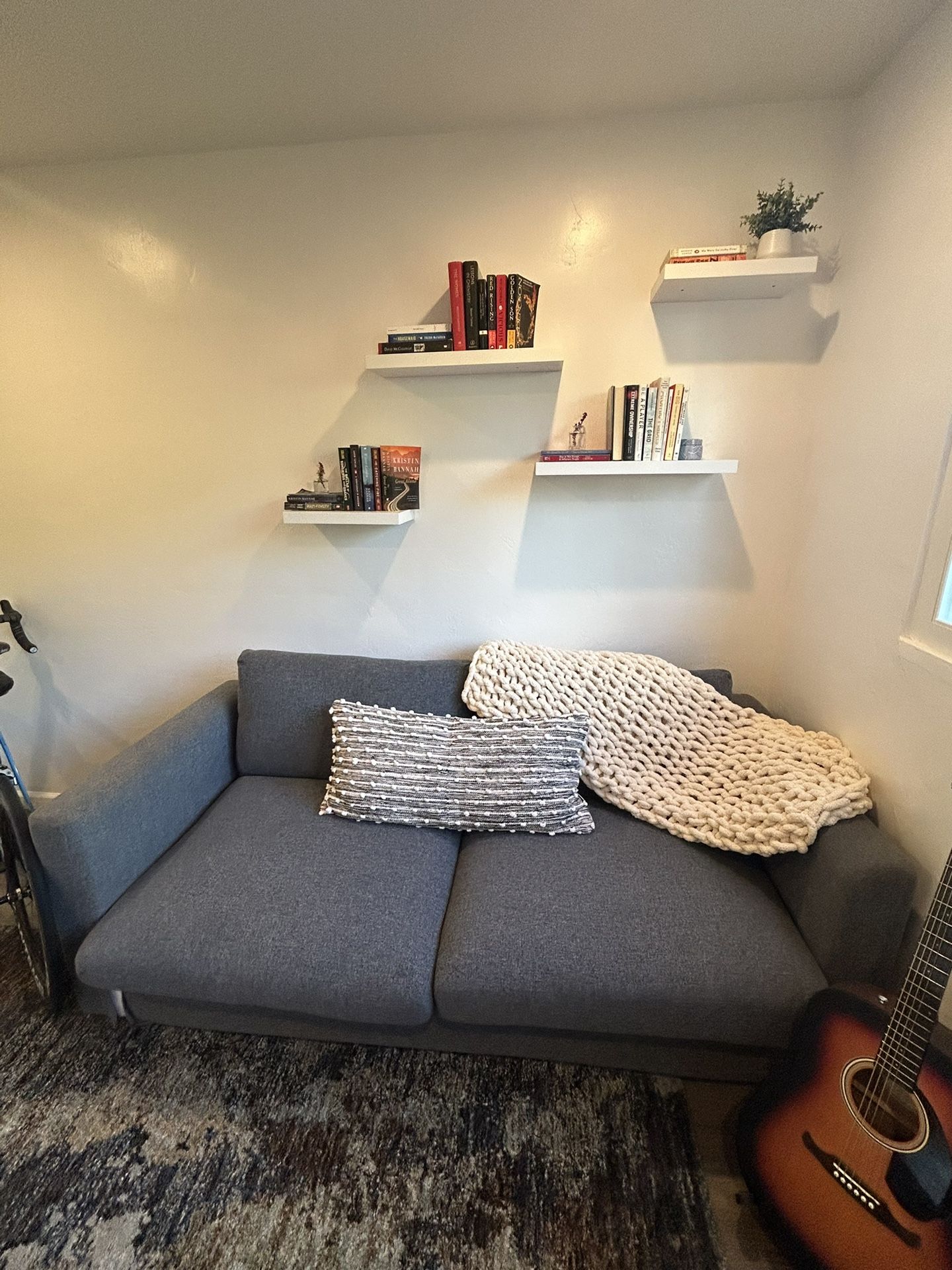 Pull Out Couch/Futon/Sofa Bed