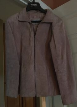 Woman's rose leather jacket