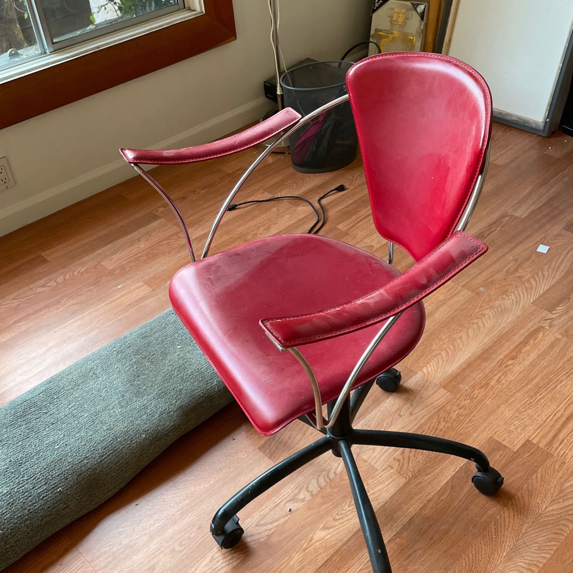OFFICE CHAIR FREE