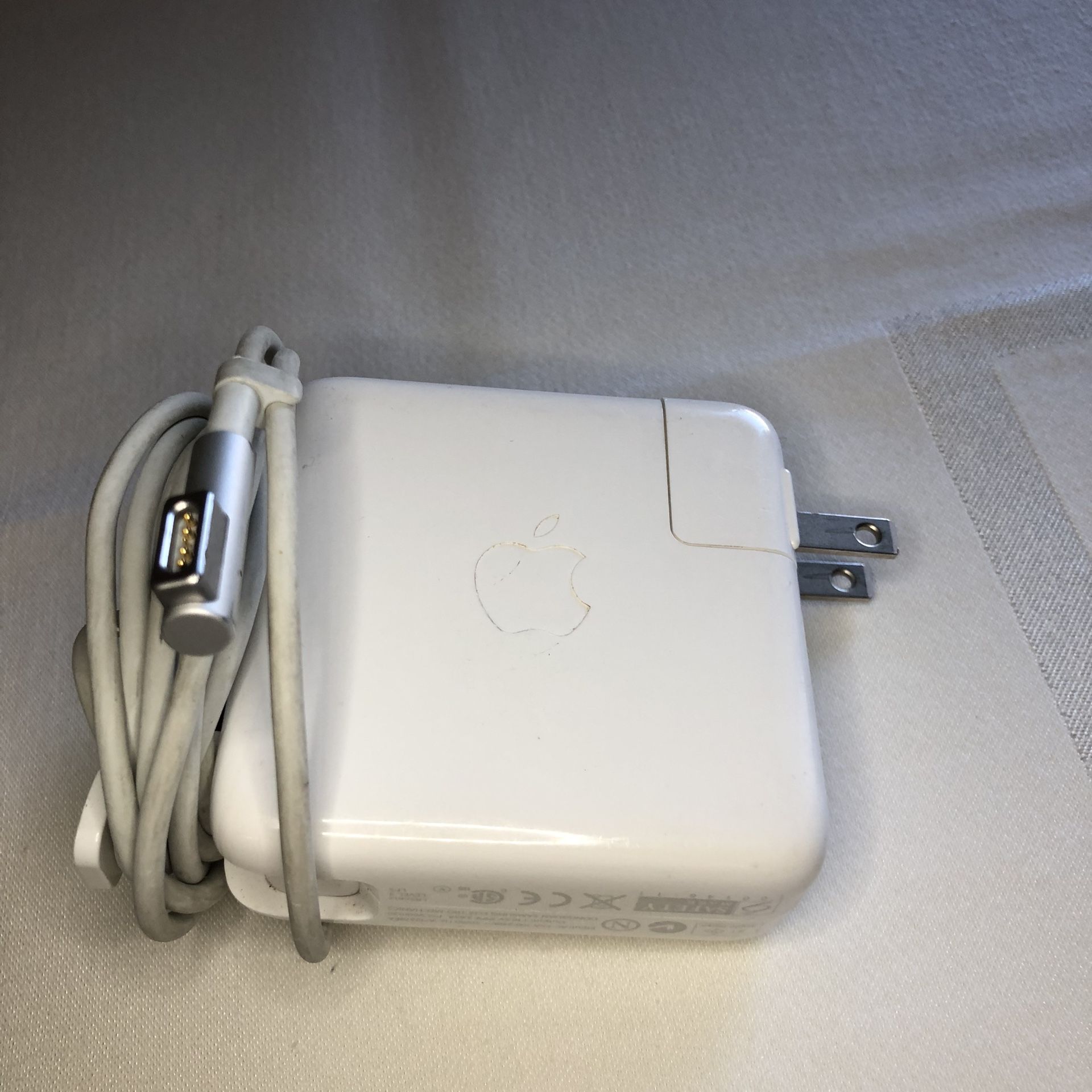Apple A/12378EA Power Adapter 60W