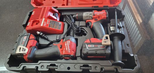 Milwaukee 3697-22 2 tool combo Kit