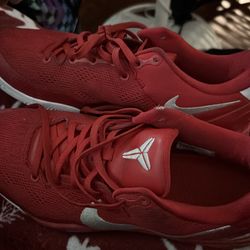Kobe’s color red and size 9