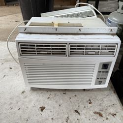 2 Window Units 100 For Both Of Them 