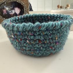 Crochet mini basket