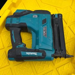 Makita finish Nail Gun 