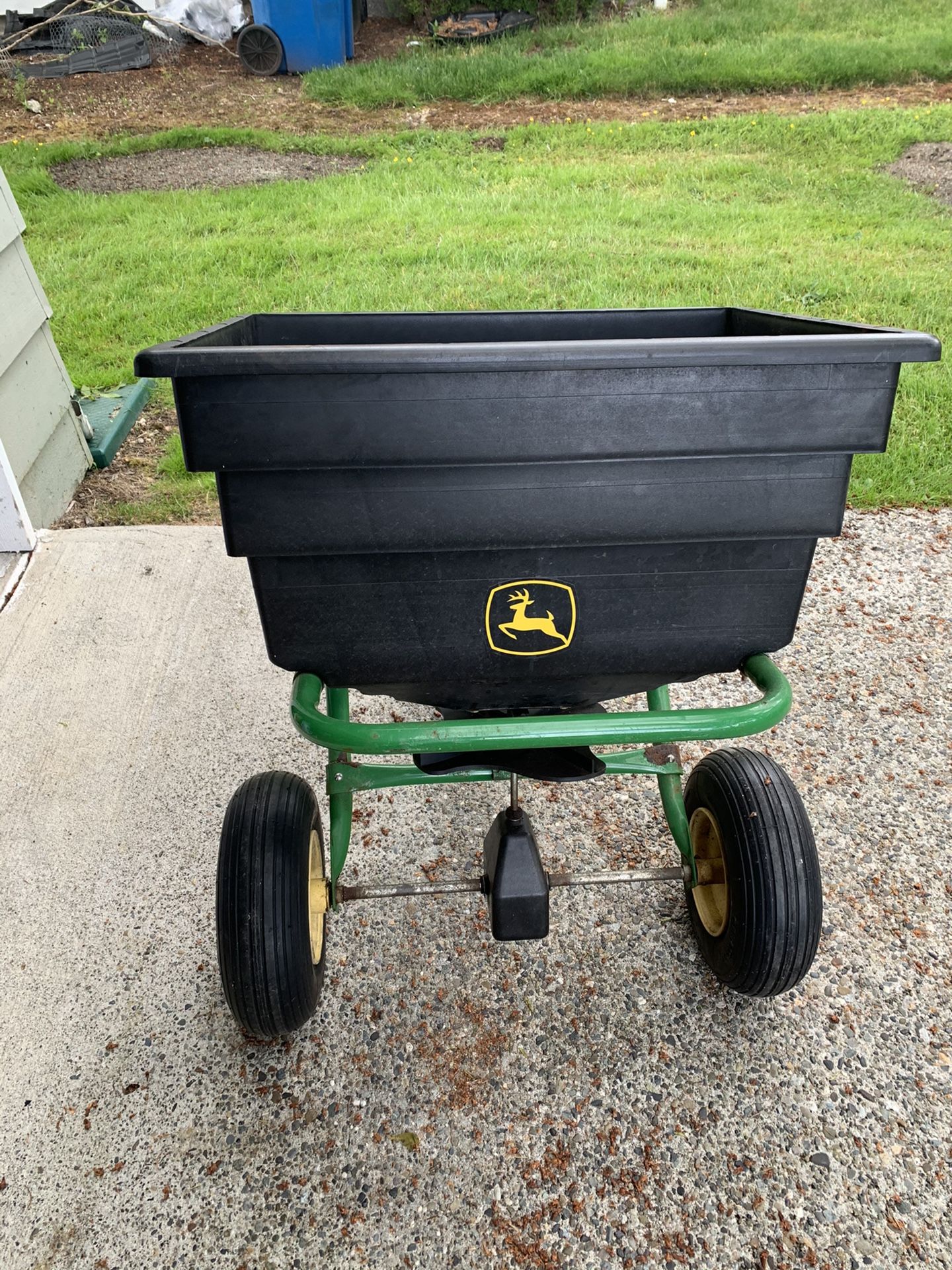 John Deere Tow Behind Fertilizer Spreader Like New for Sale in Renton, WA OfferUp
